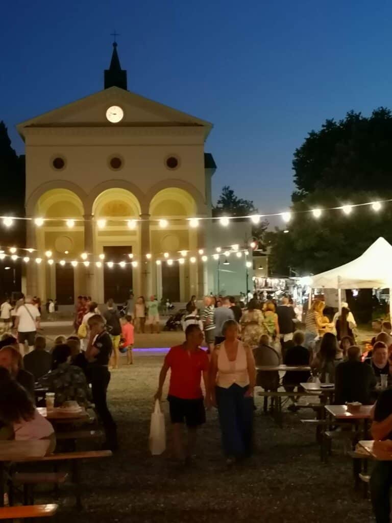 Vada sull'Aia 2023 street food in piazza