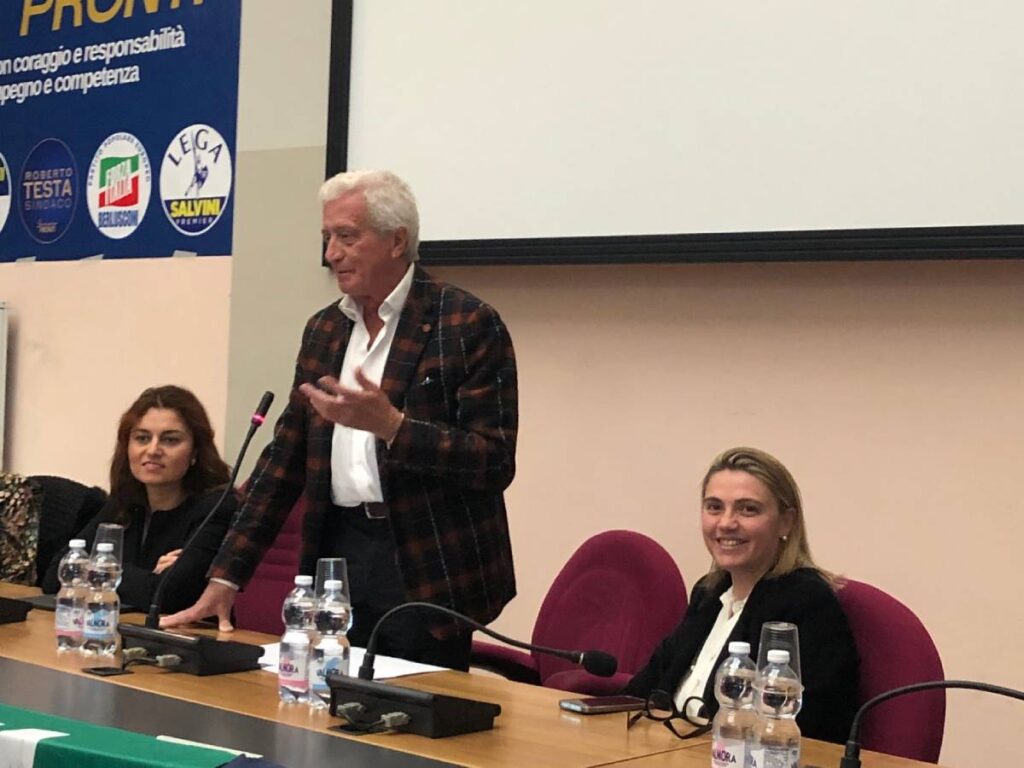 Sala gremita per la presentazione di Roberto Testa, candidato sindaco di Rosignano per il centro-destra: "Sono uno di voi, prometto impegno totale"
